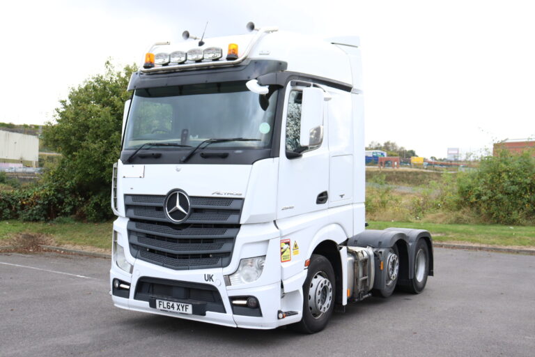 Mercedes Actros 2545 6x2 Bigspace Midlift Tractor Unit Truck for sale comvex trucks uk export